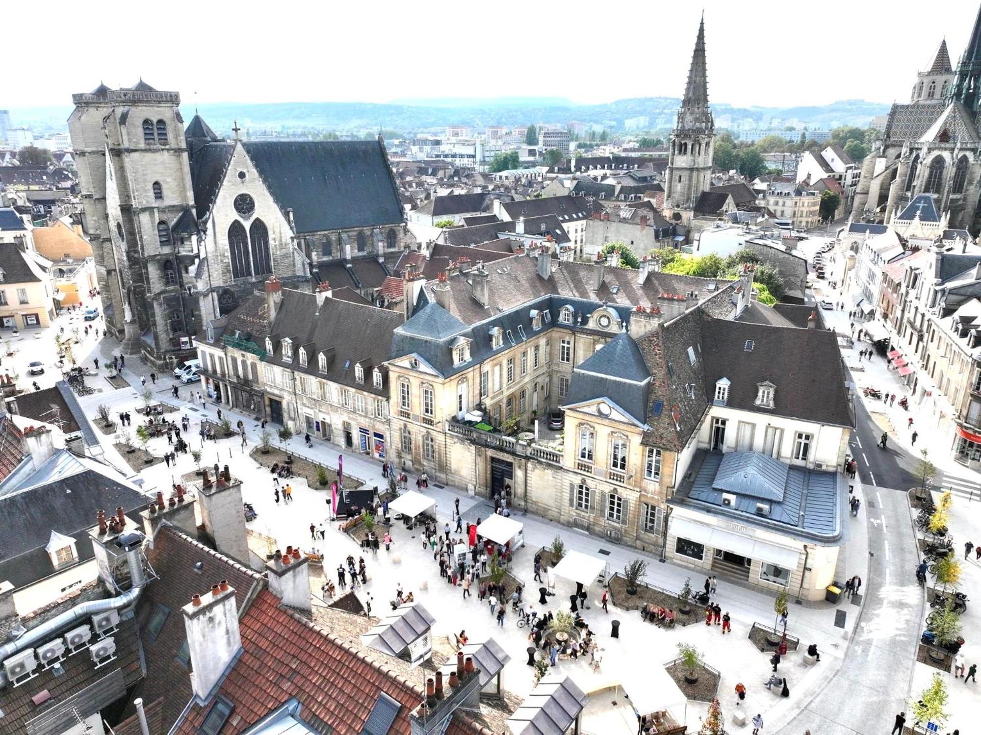 Suite - Le Monge - Dijon Centre Historique Exterior photo